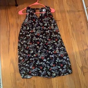 Sleeveless shift dress